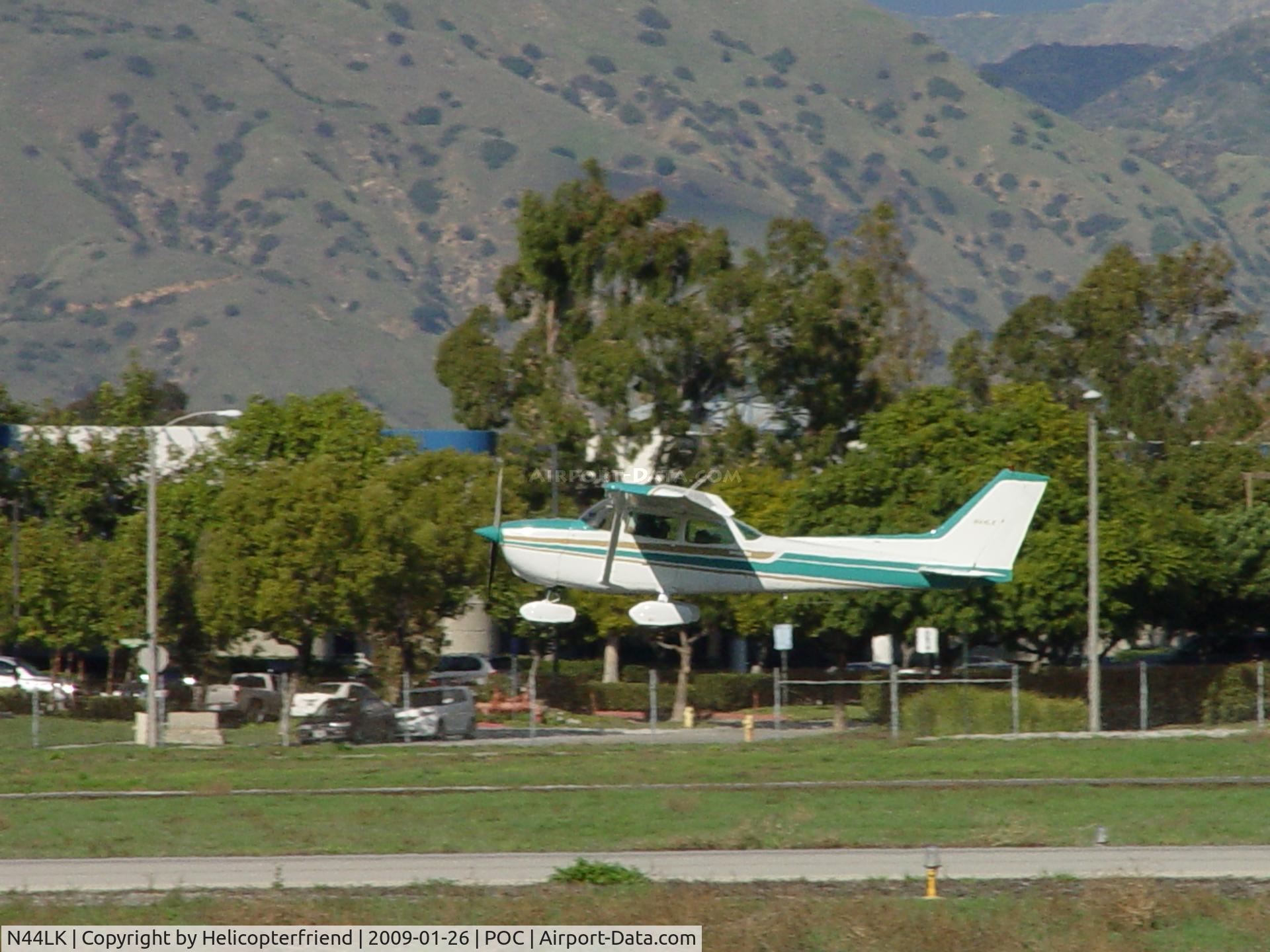 N44LK, 1979 Cessna 172N C/N 17273400, Taking off runway 26R westbound