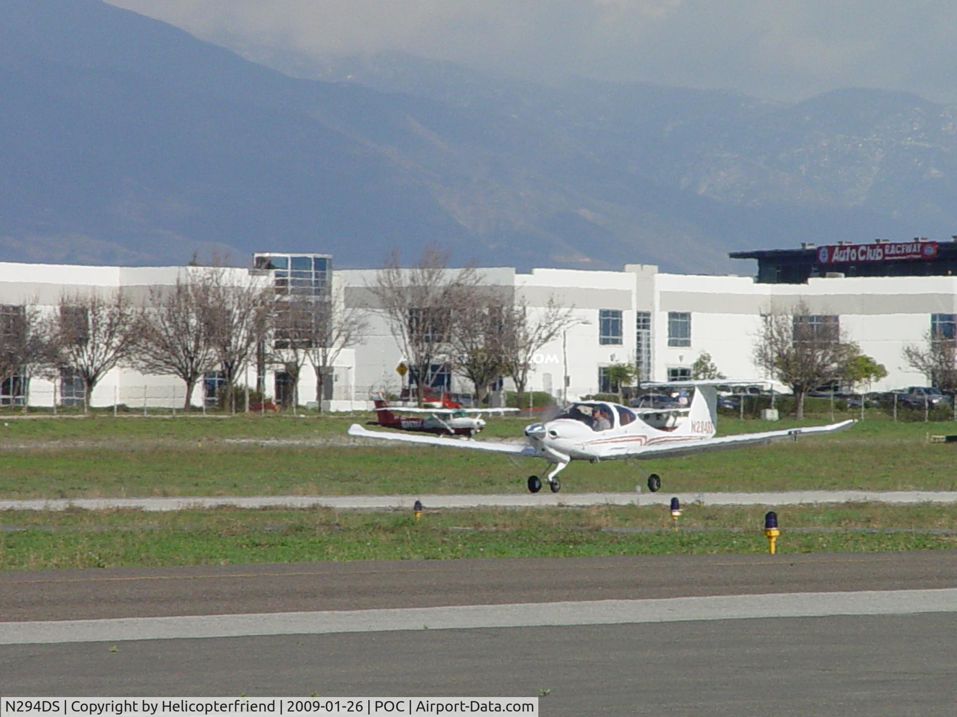 N294DS, 2008 Diamond DA-40 Diamond Star C/N 40.959, Starting take off roll on runway 26L