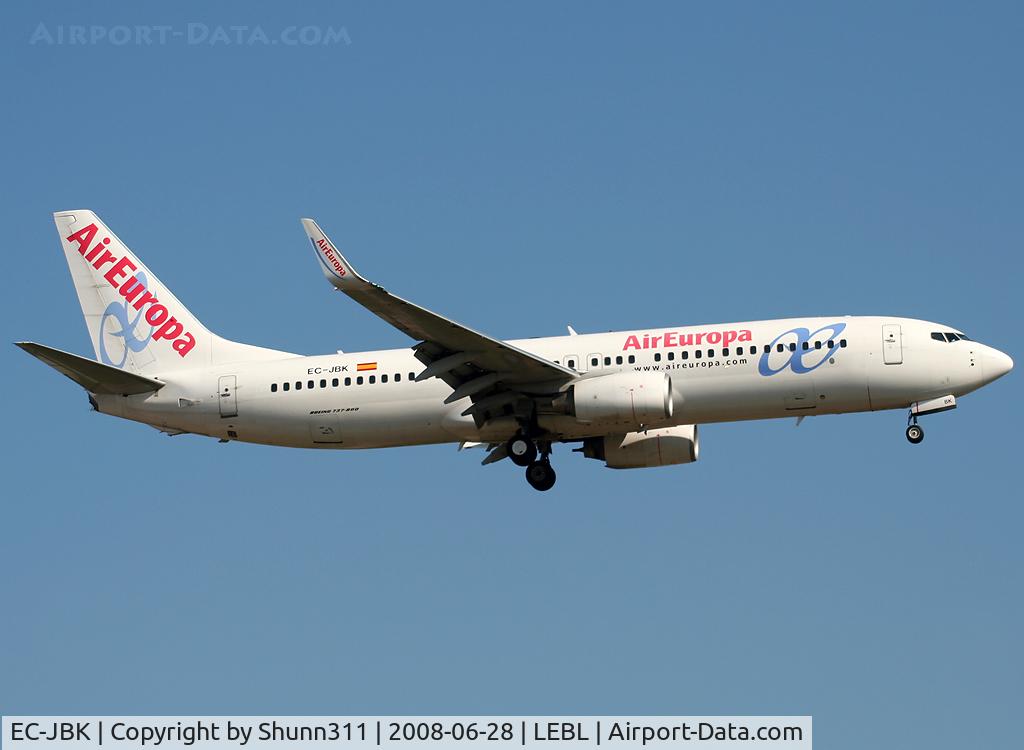 EC-JBK, 2004 Boeing 737-85P C/N 33973, Landing rwy 07R