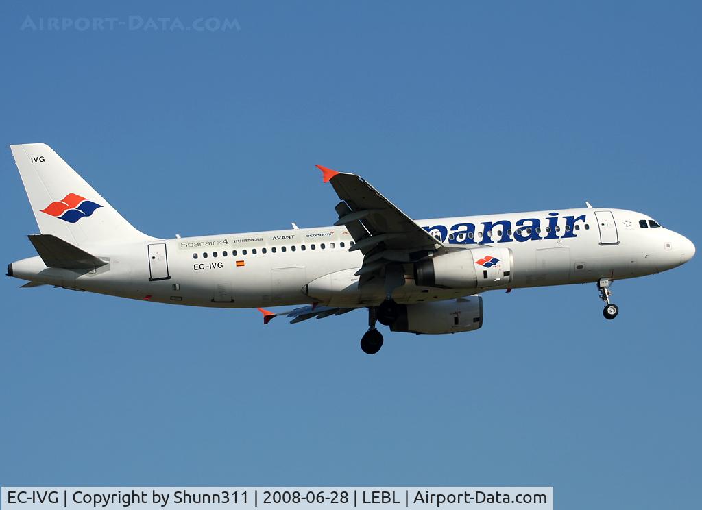 EC-IVG, 2004 Airbus A320-232 C/N 2168, Landing rwy 07R with special markings...