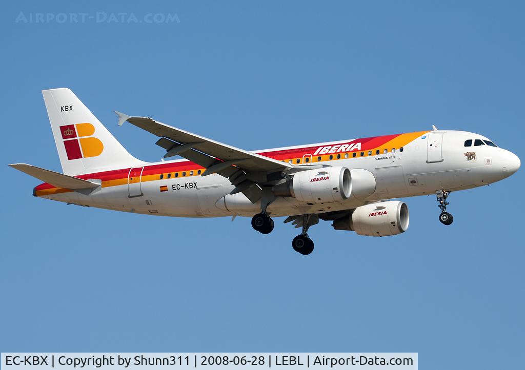 EC-KBX, 2007 Airbus A319-111 C/N 3078, Landing rwy 25R