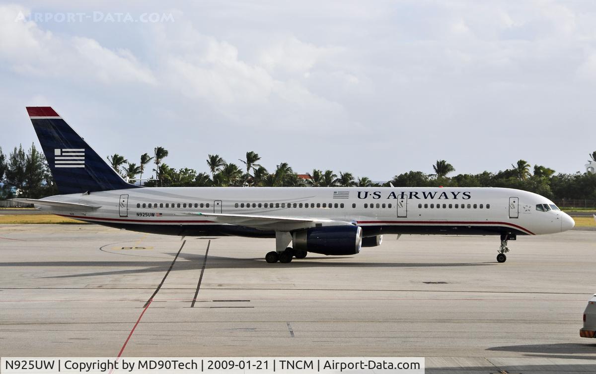 N925UW, 1983 Boeing 757-225 C/N 22205, Taxiing in to the gate after landing.