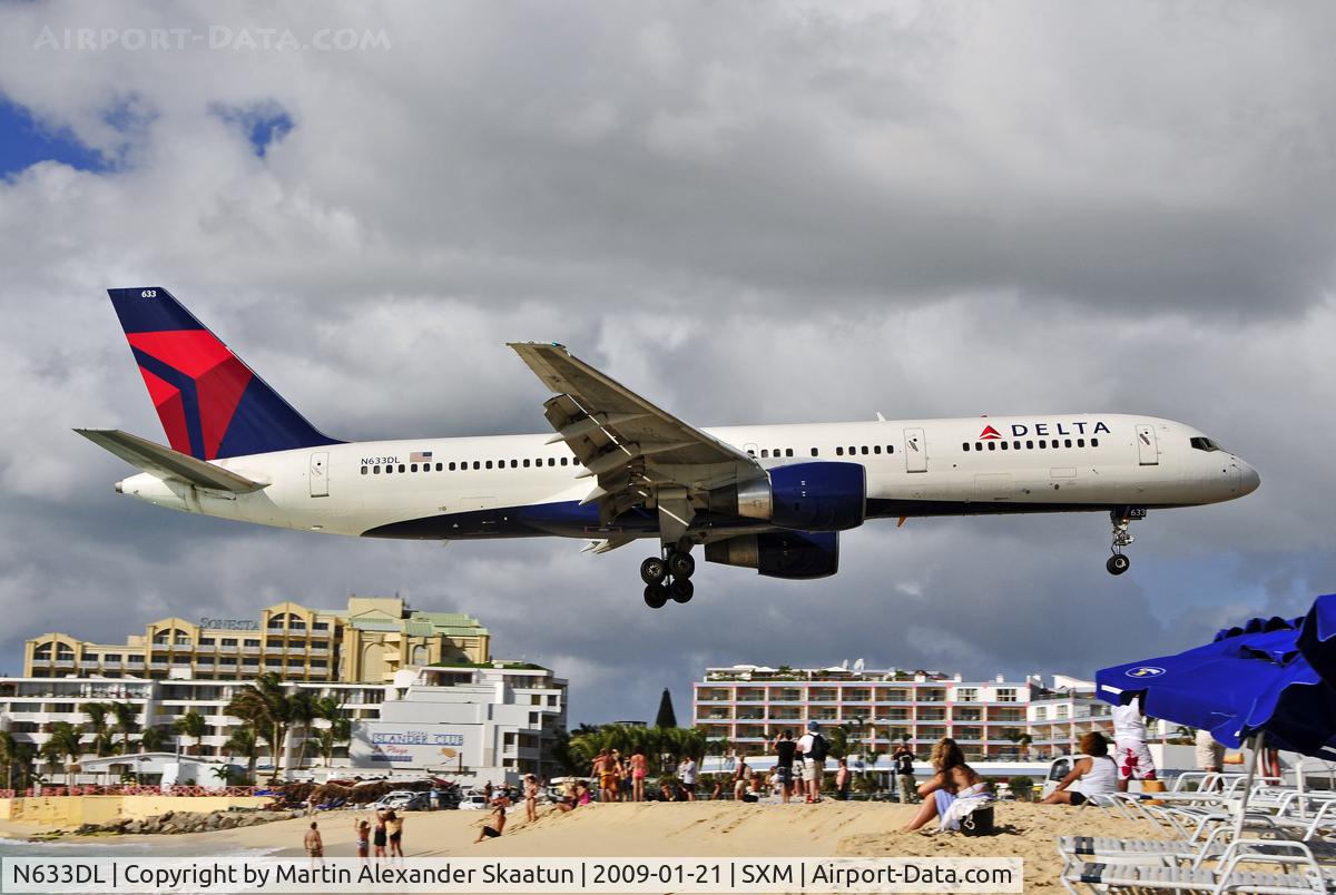 N633DL, 1987 Boeing 757-232 C/N 23614, Landing in SXM.