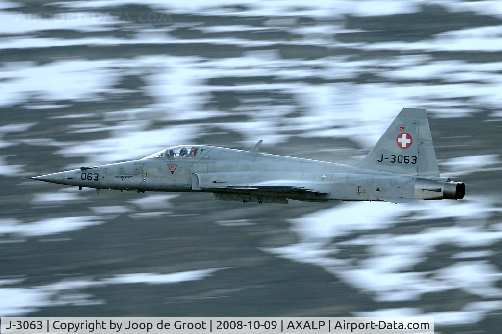 J-3063, Northrop F-5E Tiger II C/N L.1063, 1/250 F5 gives a great effect!