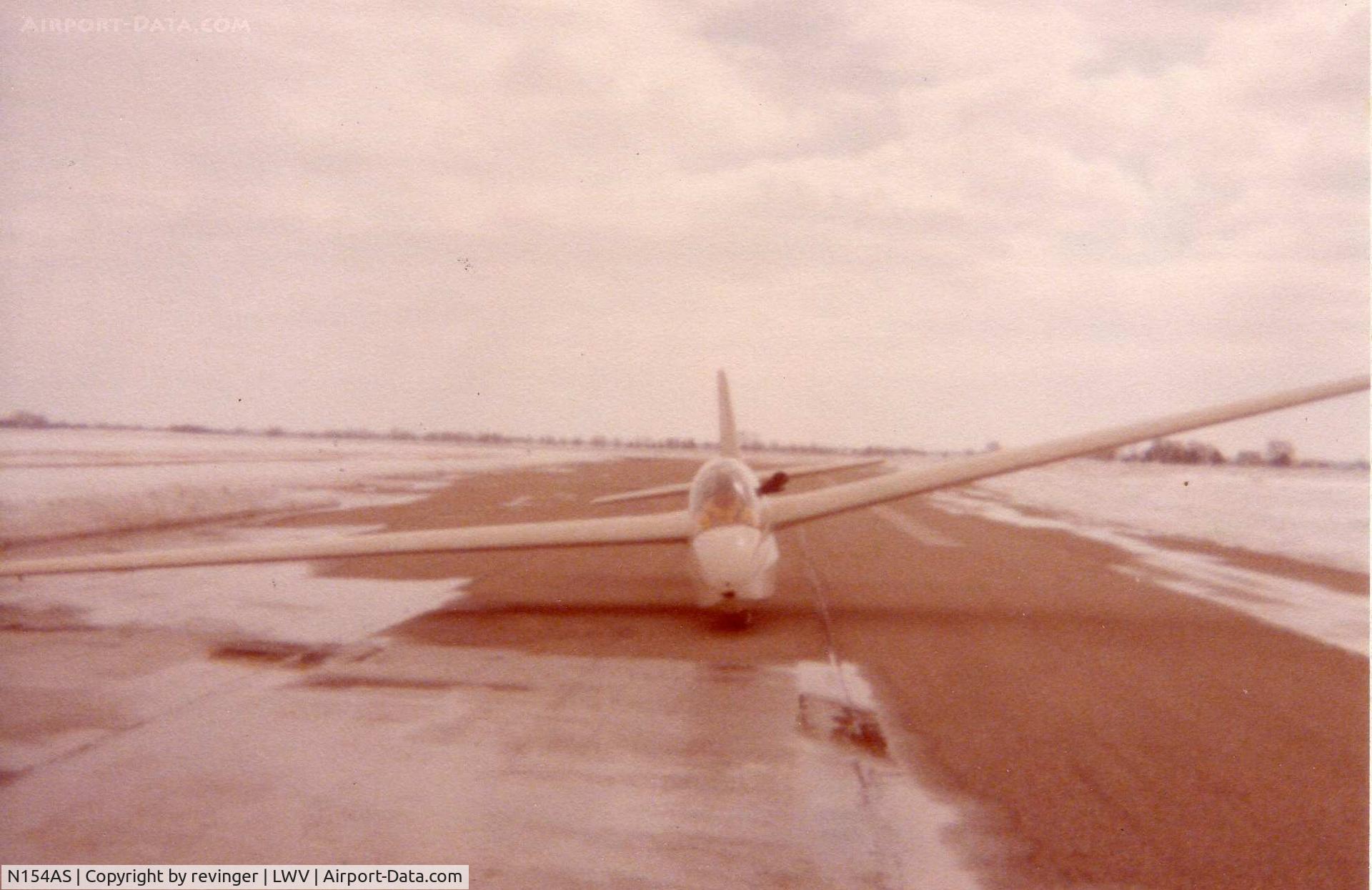 N154AS, 1967 Schleicher ASK-13 C/N 13007, 1977 - New years front view while waiting for hookup