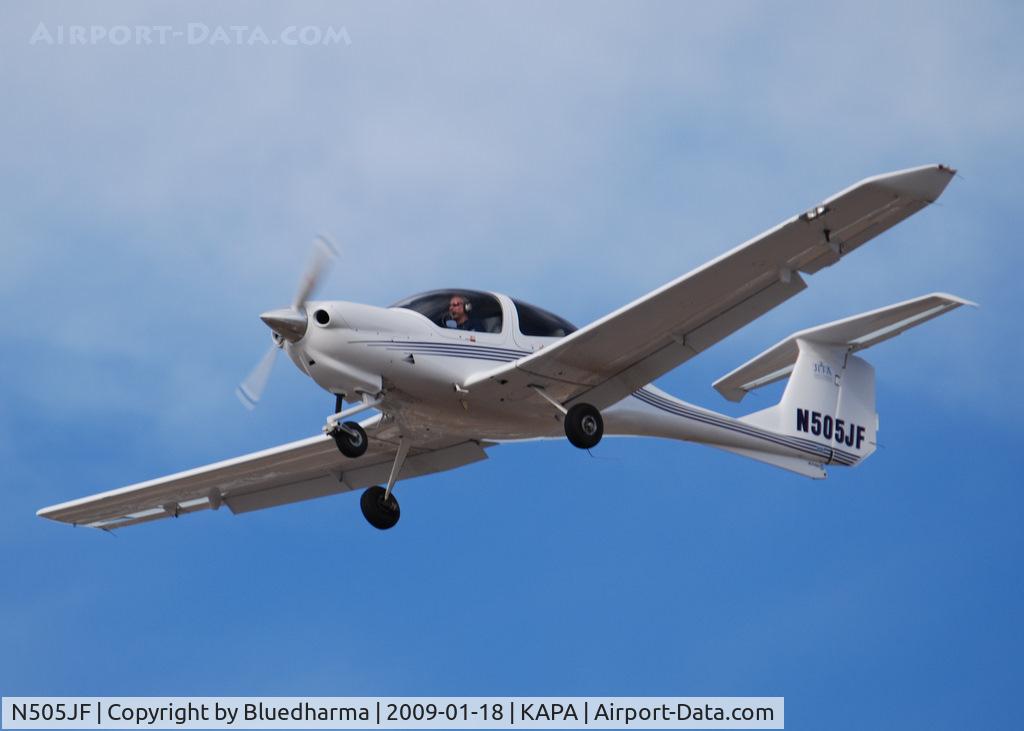 N505JF, 2005 Diamond DA-40 Diamond Star C/N 40.520, On final approach to 17L.