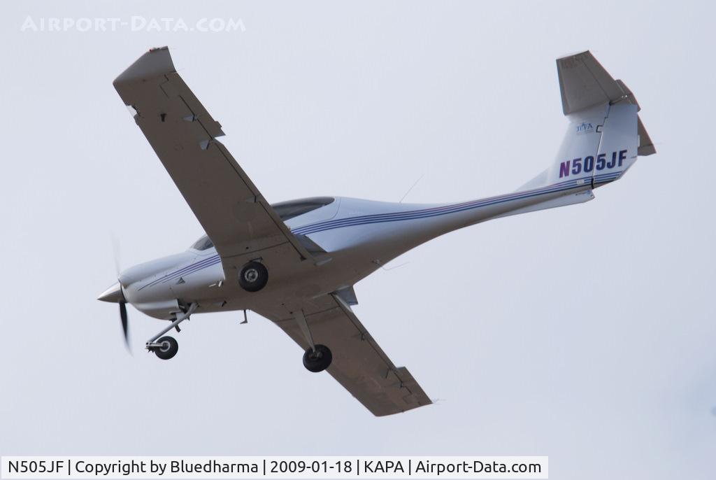 N505JF, 2005 Diamond DA-40 Diamond Star C/N 40.520, On final approach to 17L.