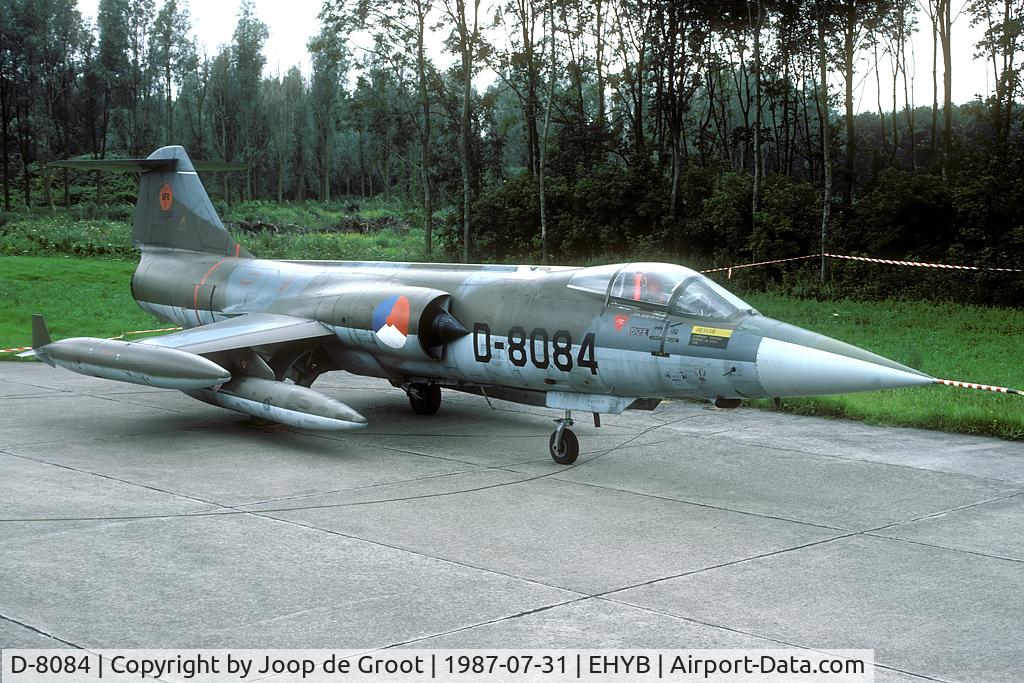 D-8084, Lockheed F-104G Starfighter C/N 683-8084, Three years after withdrawl of the F-104 the spotters community got a final chance to photograph the stored Starfighters at Ypenburg.