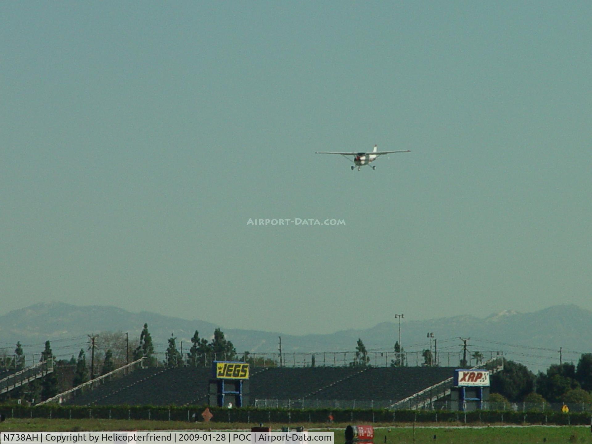 N738AH, Cessna 172N C/N 17269822, On final to Brackett