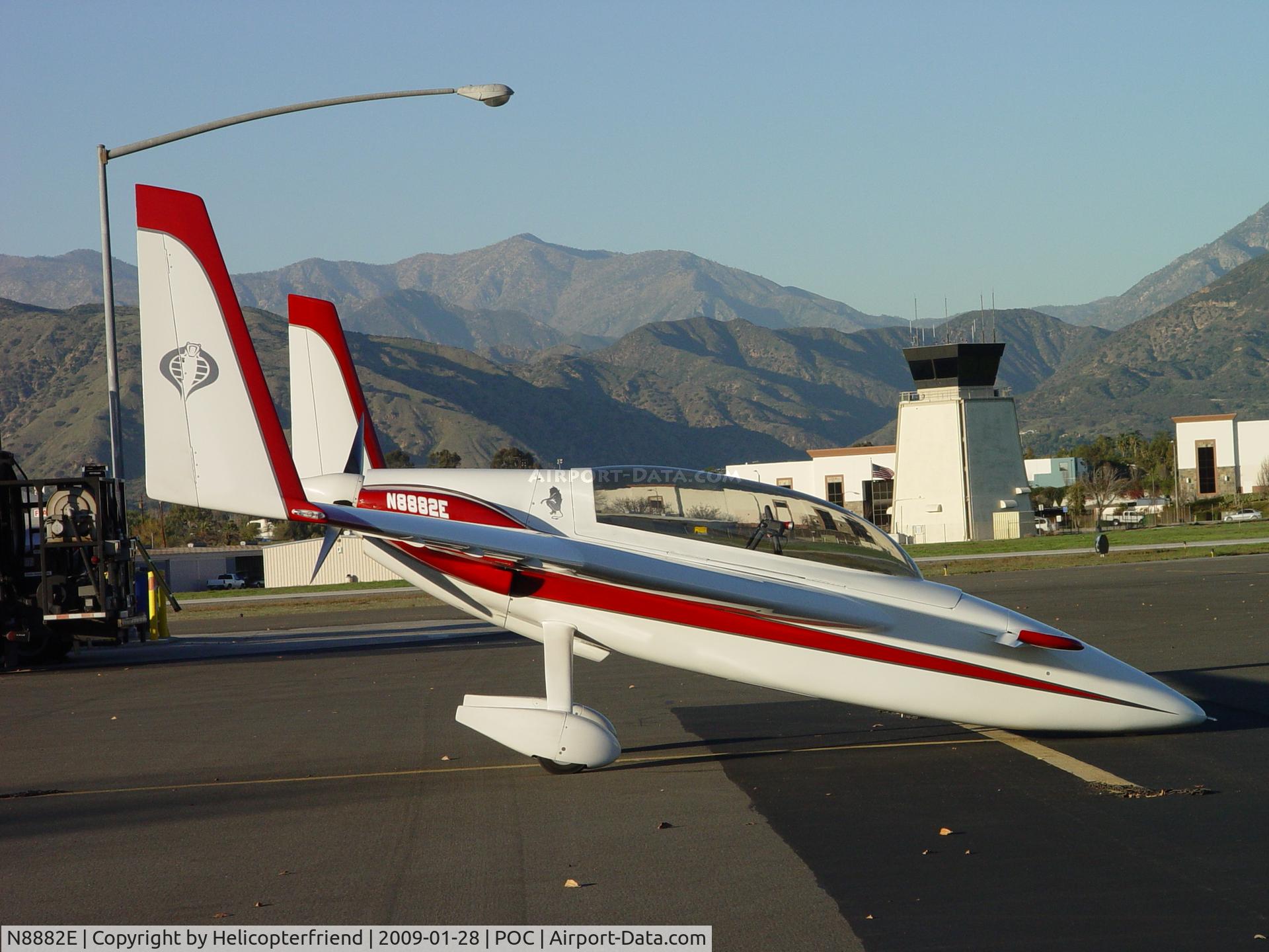N8882E, 2008 Rutan Long-EZ C/N 001 (N8882E), Resting awaiting pilots return