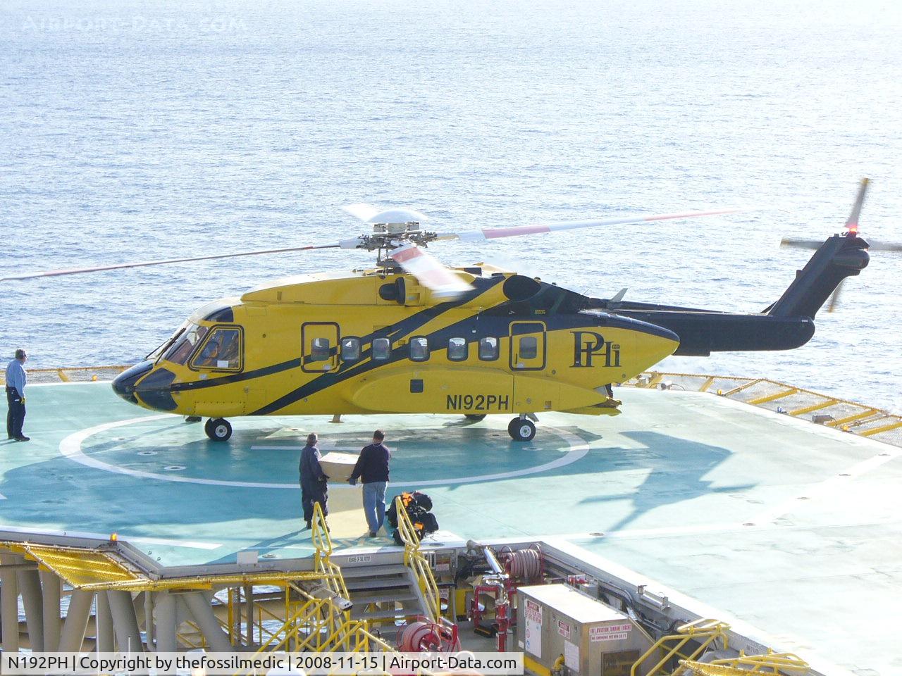 N192PH, 2004 Sikorsky S-92A C/N 920006, Sitting on the deck at Green Canyon 787 in the Gulf of Mexico