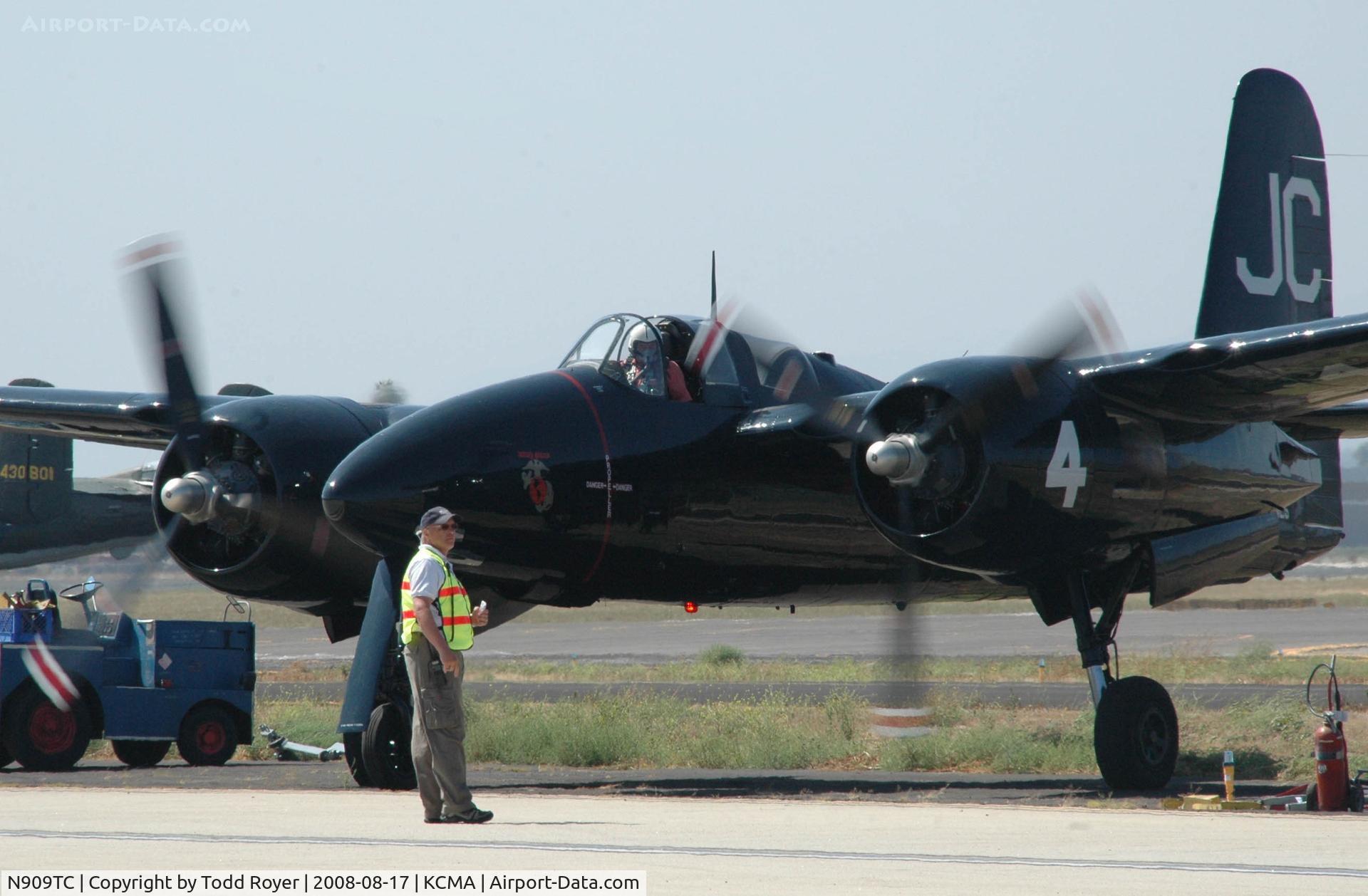 N909TC, 1945 Grumman F7F-3P Tigercat C/N 80425, Camarillo Airshow 2008