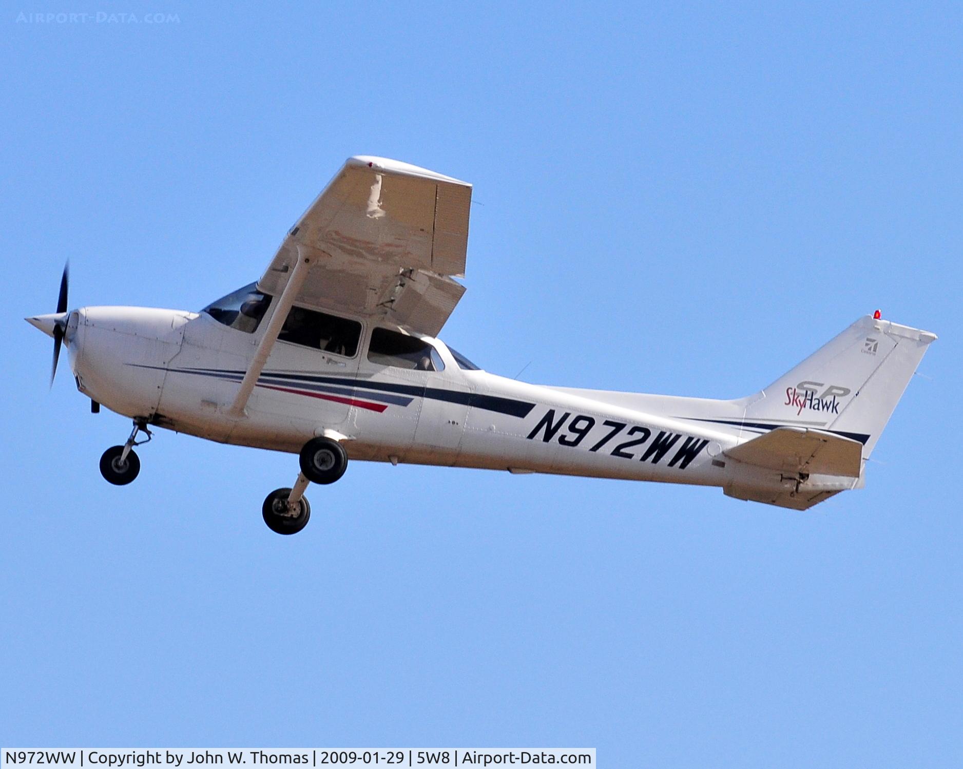 N972WW, 2002 Cessna 172S C/N 172S9072, Departing runway 4