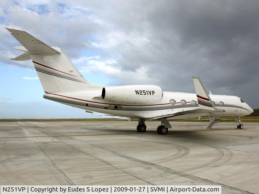 N251VP, 2007 Gulfstream Aerospace GIV-X (G450) C/N 4083, Parked at Simon Bolivar Intl Airport