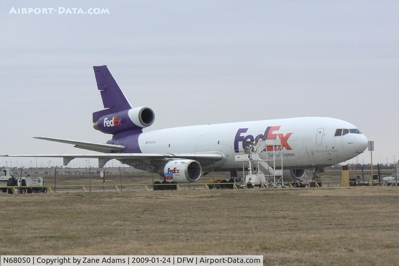 N68050, 1974 McDonnell Douglas MD-10-10F C/N 47804, Federal Express at DFW East Freight