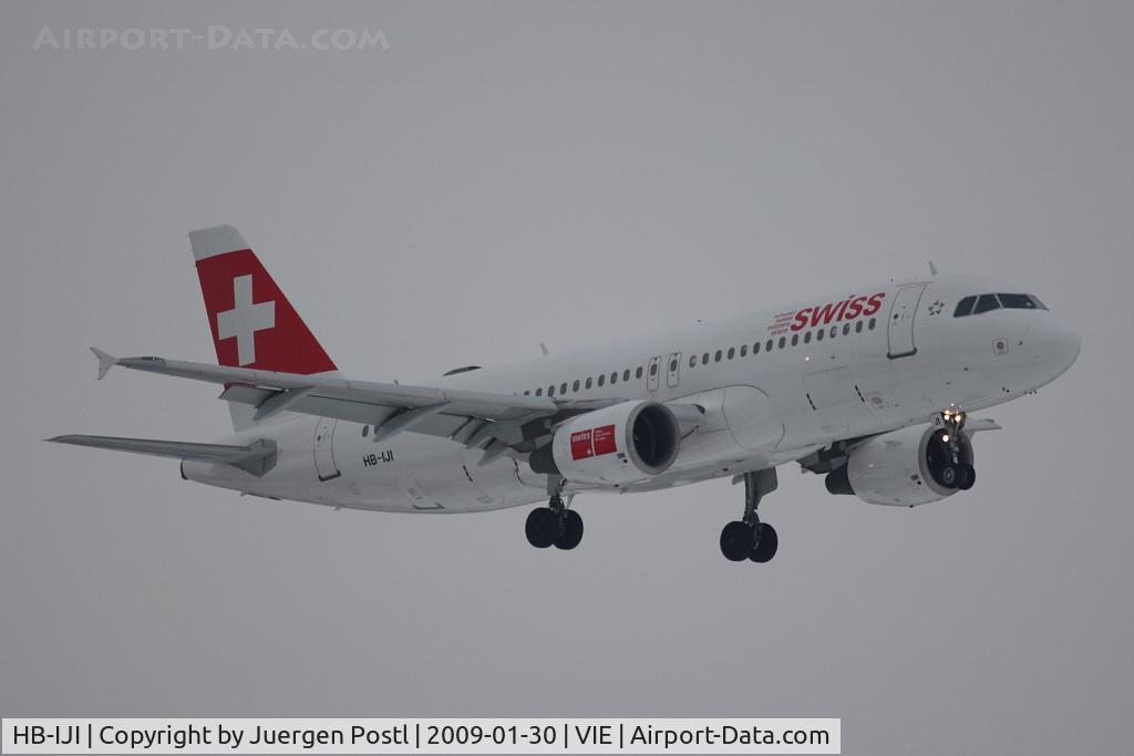 HB-IJI, 1996 Airbus A320-214 C/N 0577, Airbus A320-214