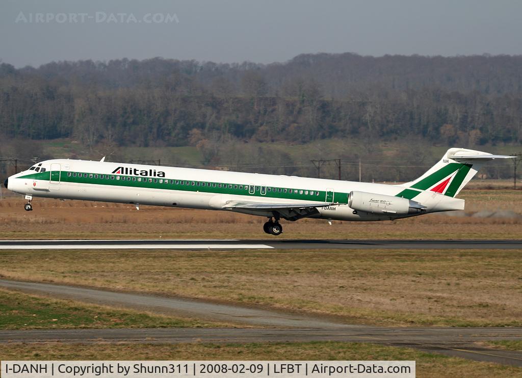 I-DANH, 1992 McDonnell Douglas MD-82 (DC-9-82) C/N 53177, Landing rwy 02