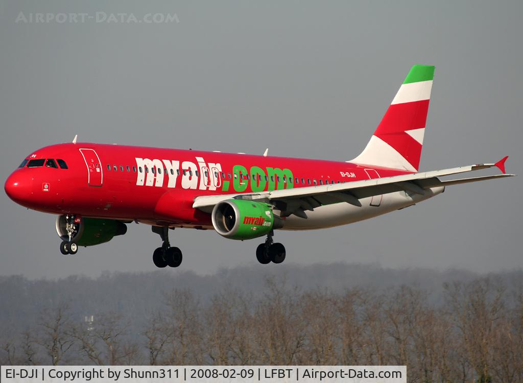 EI-DJI, 2002 Airbus A320-214 C/N 1757, Landing rwy 02