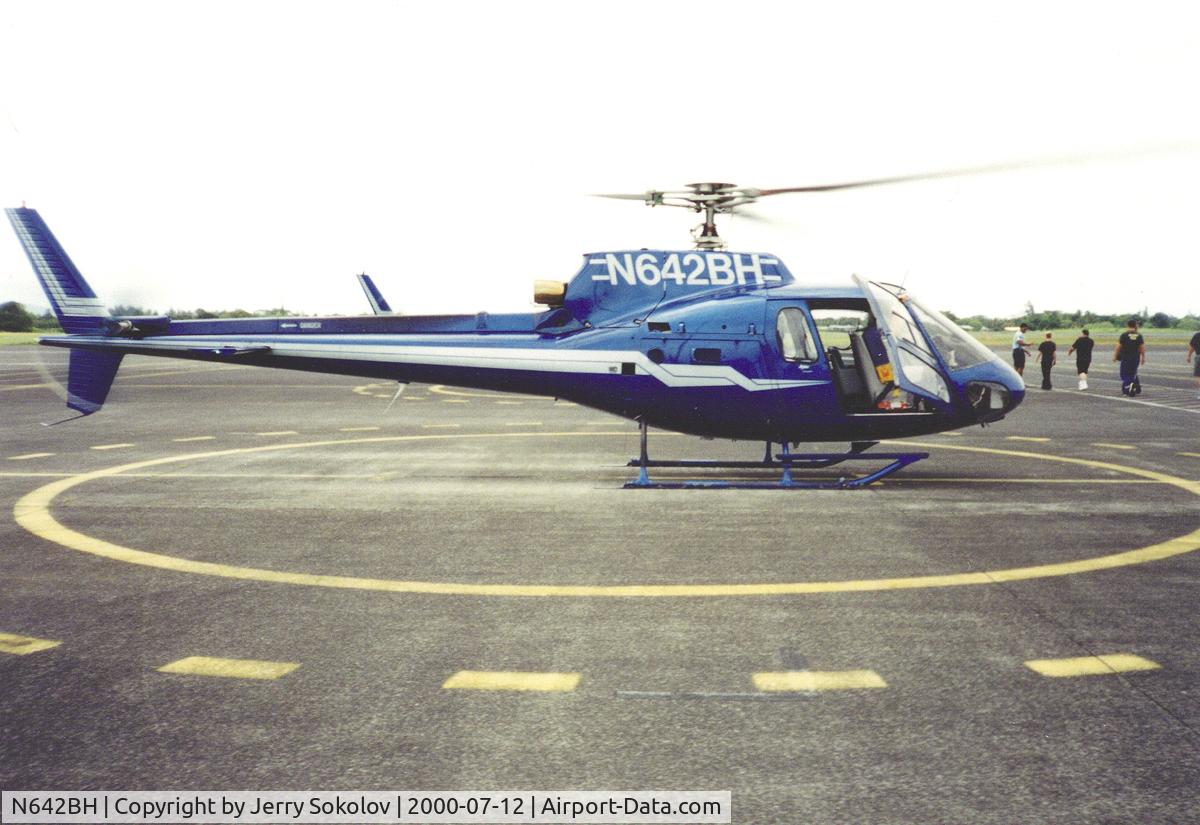 N642BH, 1991 Aerospatiale AS-350BA Ecureuil C/N 2495, Before the takeoff (2000)
