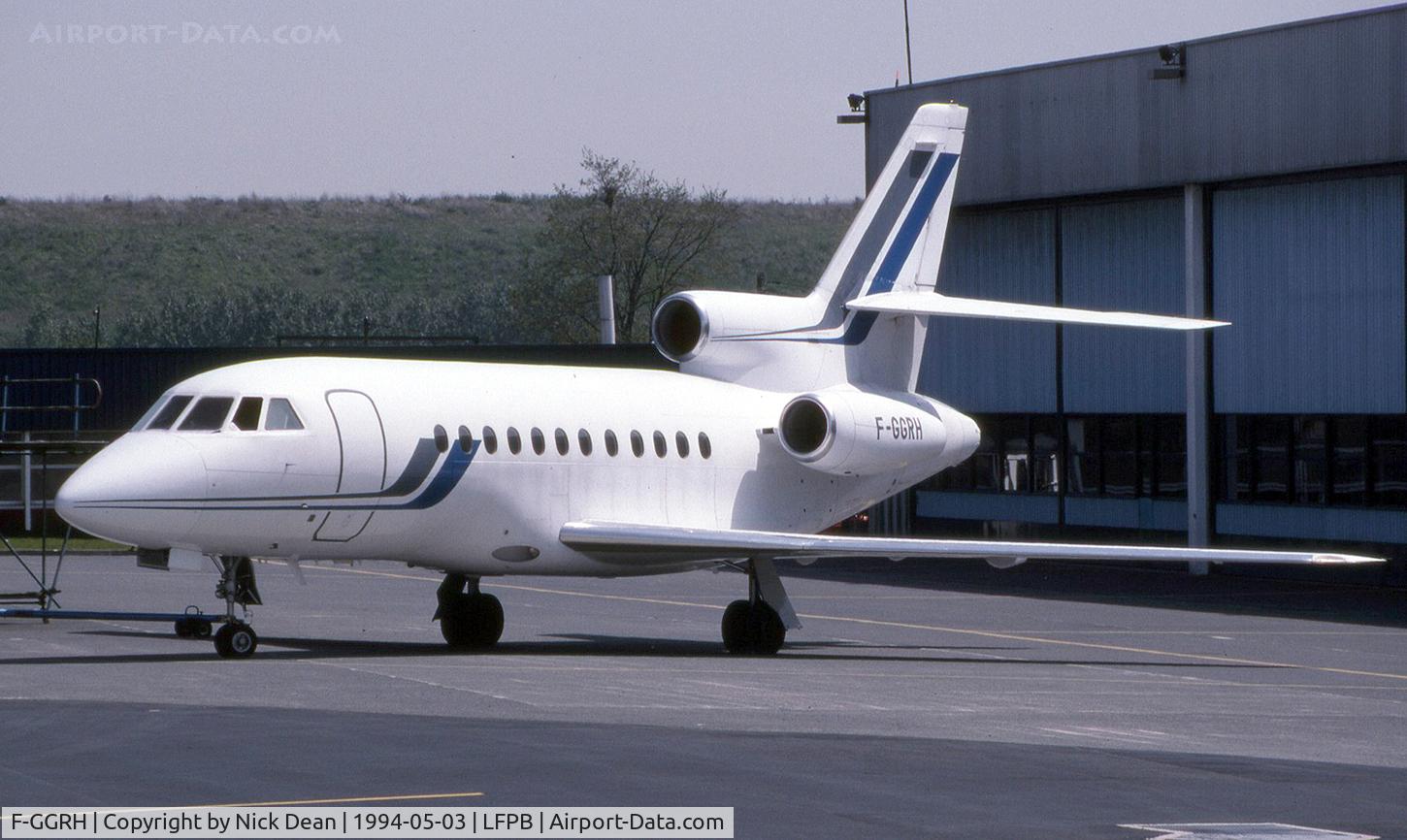 F-GGRH, Dassault Falcon 900 C/N 005, LFPB Paris Le Bourget (backing out of the Round House, taken on the 1st annual Europe trip)