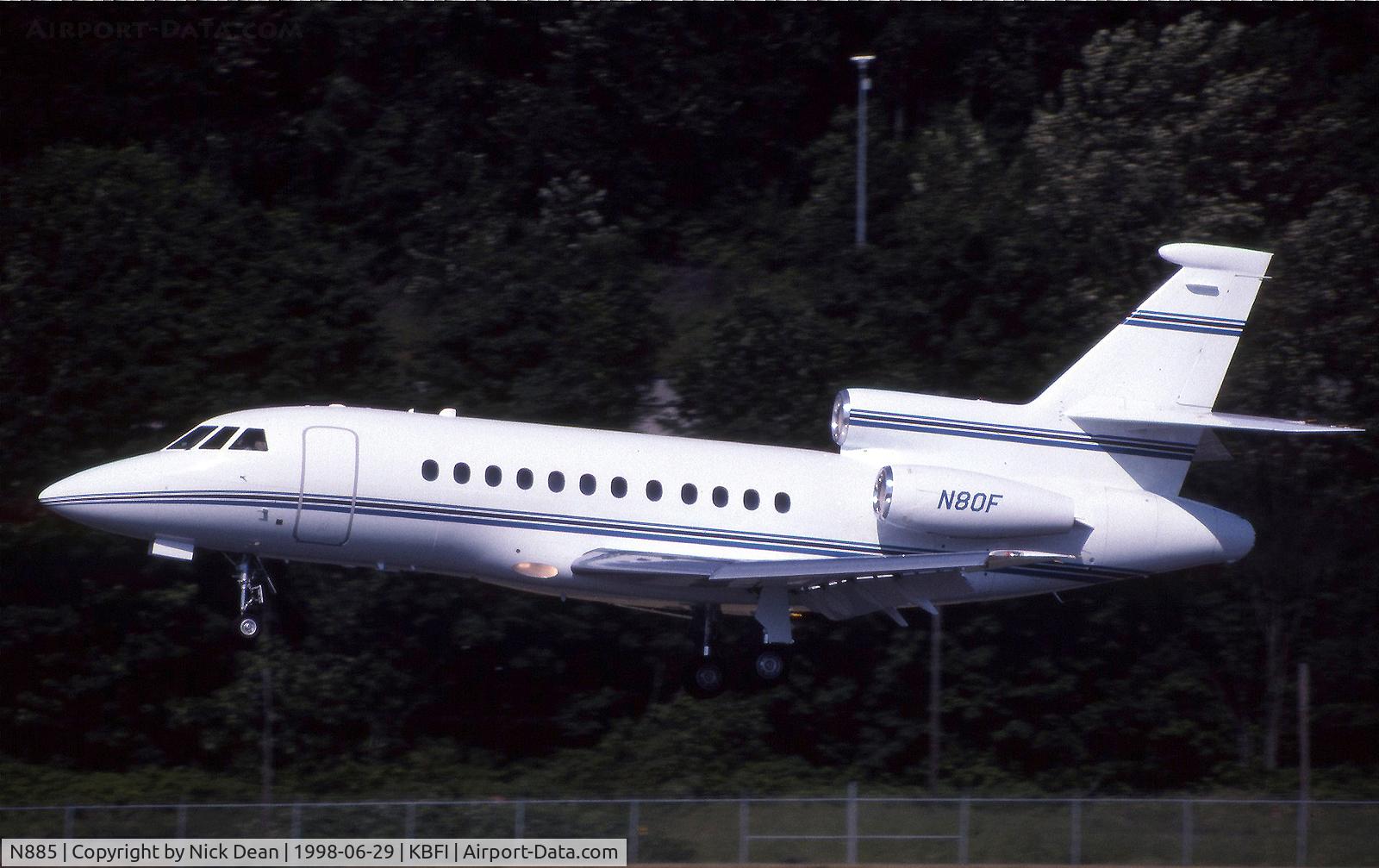 N885, 1986 Dassault-Breguet Falcon (Mystere) 900 C/N 6, Anheuser Busch's original 900 they have a 900EX at the moment with the same reg N80F the frame shown is currently registered N885 as posted