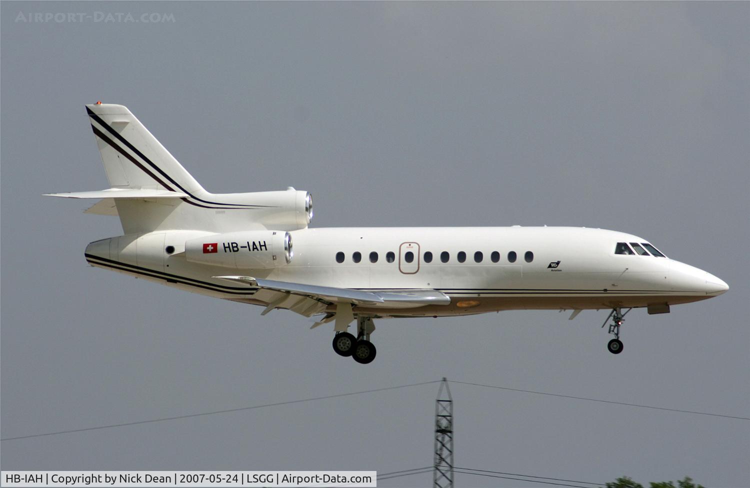 HB-IAH, 1998 Dassault Falcon 900EX C/N 028, LSGG