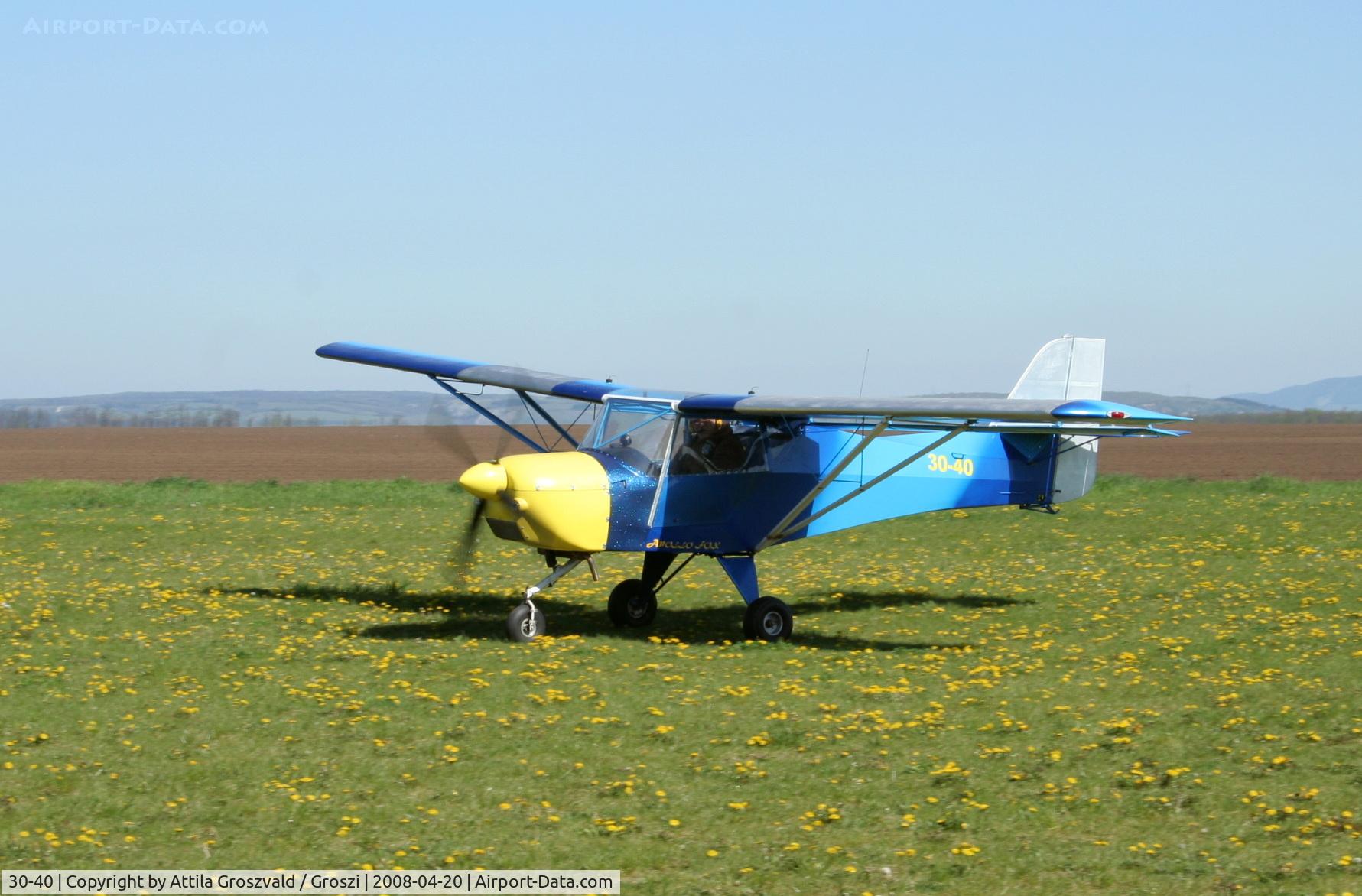 30-40, 2001 Halley Apollo Fox C/N 150201, Úrhida Airport, Hungary
