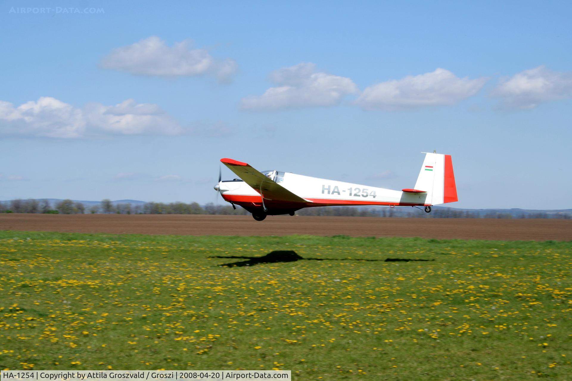 HA-1254, 1973 Scheibe SF-25C Falke C/N 4447, Úrhida Airport, Hungary
