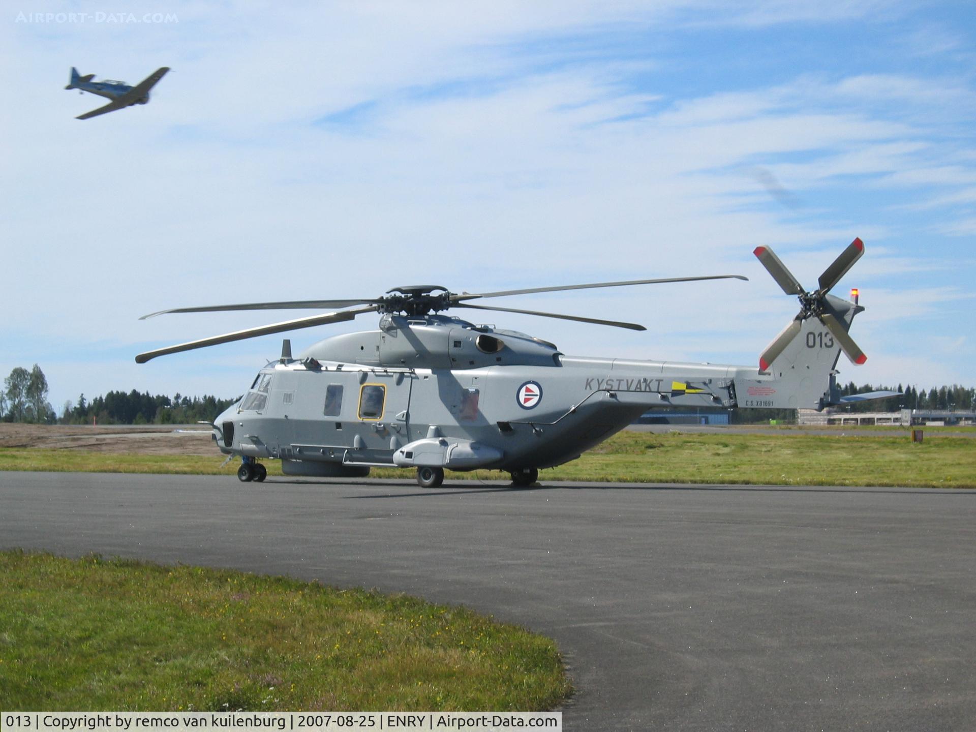 013, 2007 NHI NH-90 NFH Caiman C/N 1013/NNWN01, Rygge air show still wearing his Italian test regi C.S.X81691