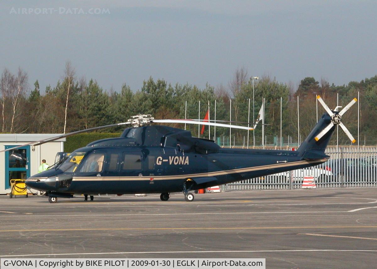 G-VONA, 1980 Sikorsky S-76A C/N 760086, PARKED UP JUST AFTER FLYING IN.DID'NT REALISE THIS A/C IS ACTUALLY BLUE