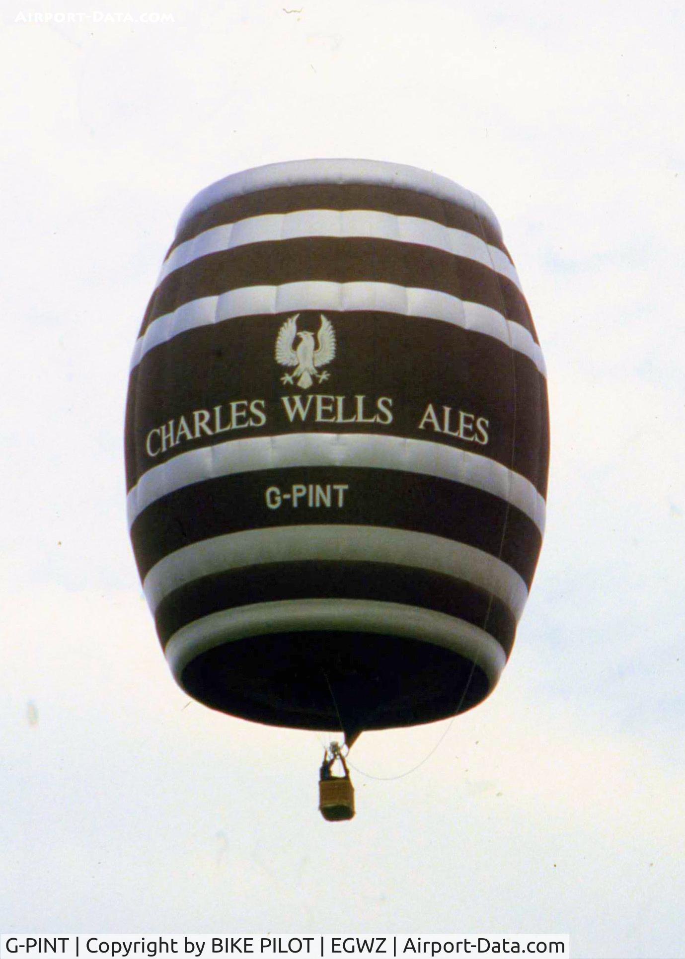 G-PINT, 1982 Cameron Balloons Barrel-60 C/N 794, AIRSHOW RAF ALCONBURY 1983