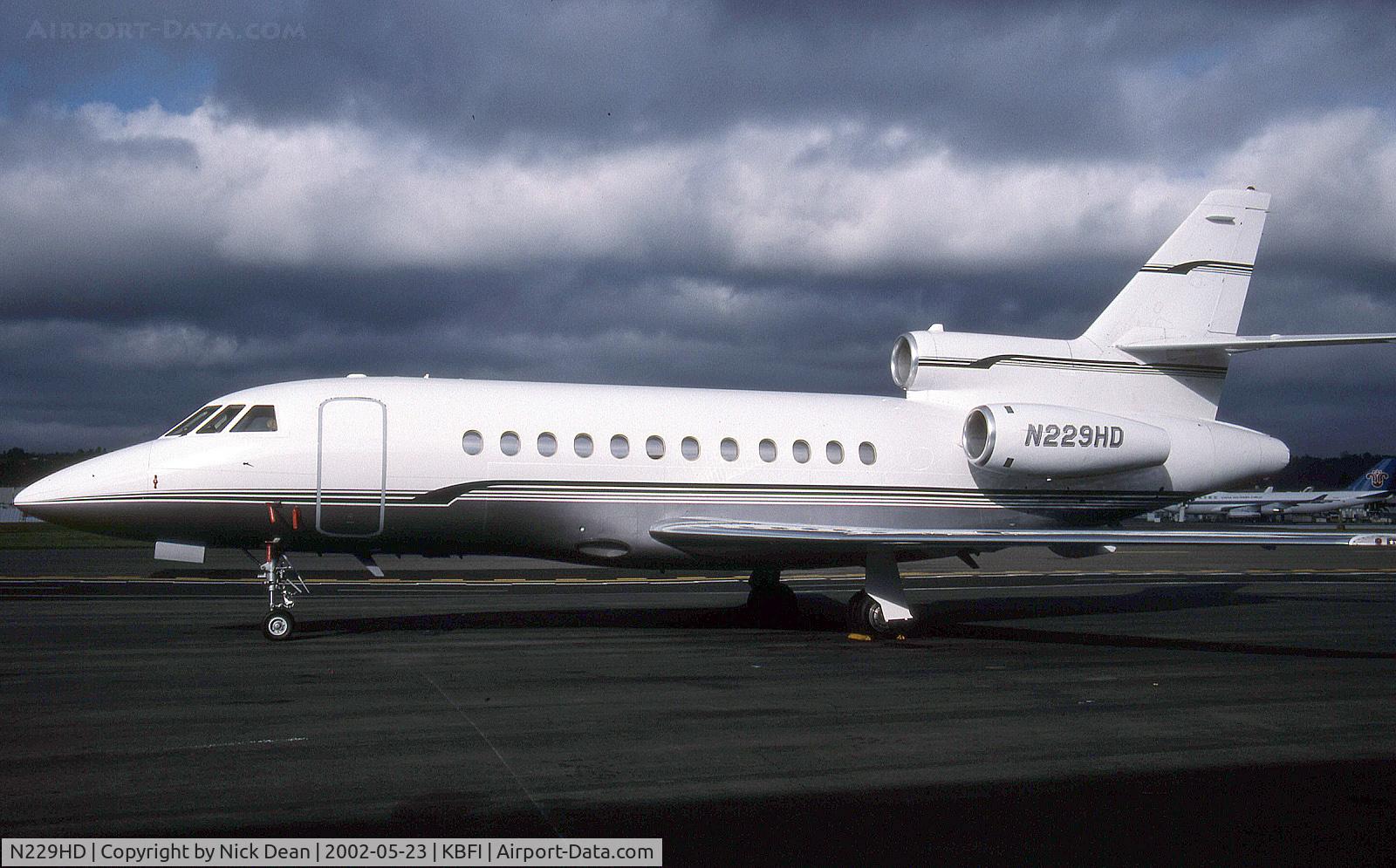 N229HD, 1991 Dassault Falcon 900B C/N 108, Home Depot