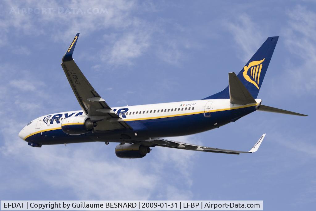 EI-DAT, 2003 Boeing 737-8AS C/N 33554, Taking-off to Charleroi