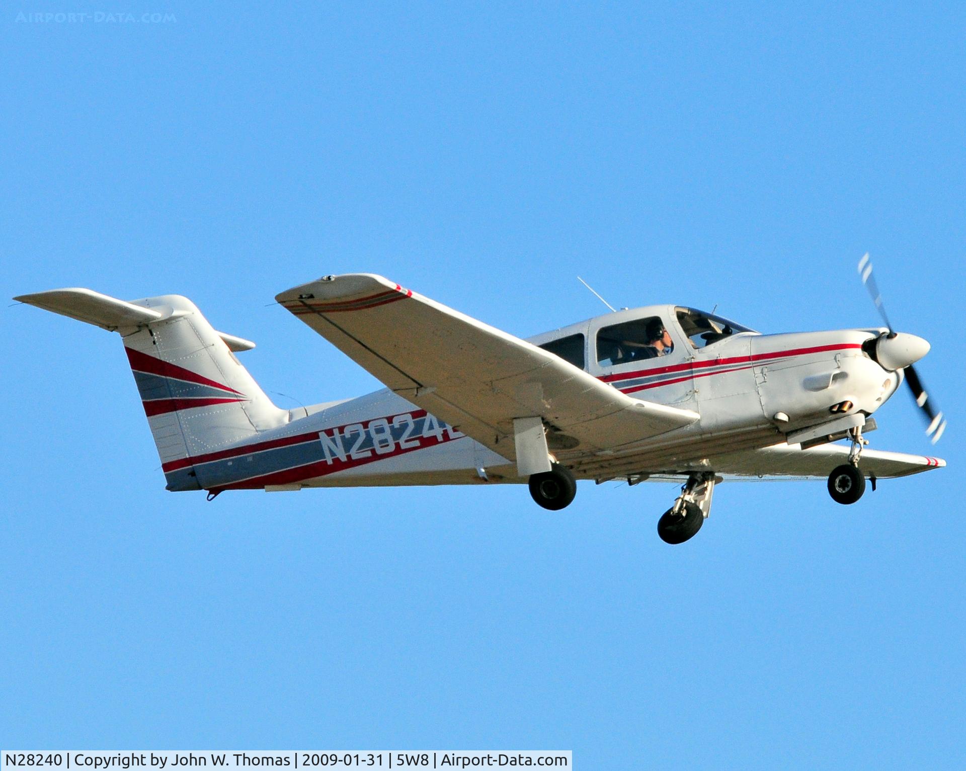 N28240, 1978 Gulfstream American Corp AA-5B C/N AA5B0958, Departing runway 22