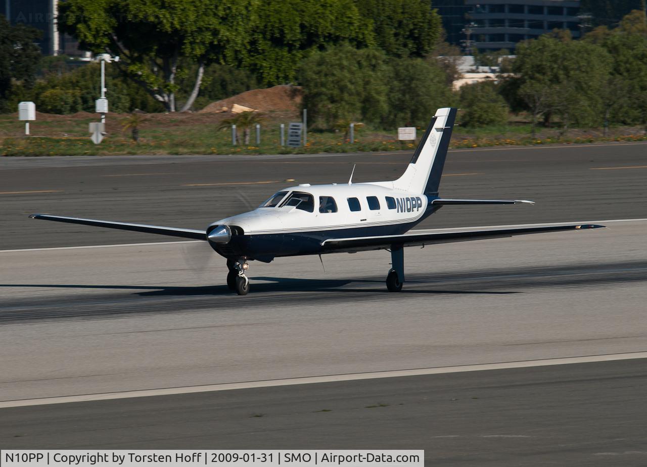 N10PP, 1983 Piper PA-46-310P Malibu C/N 46-8408011, N10PP departing from RWY 21