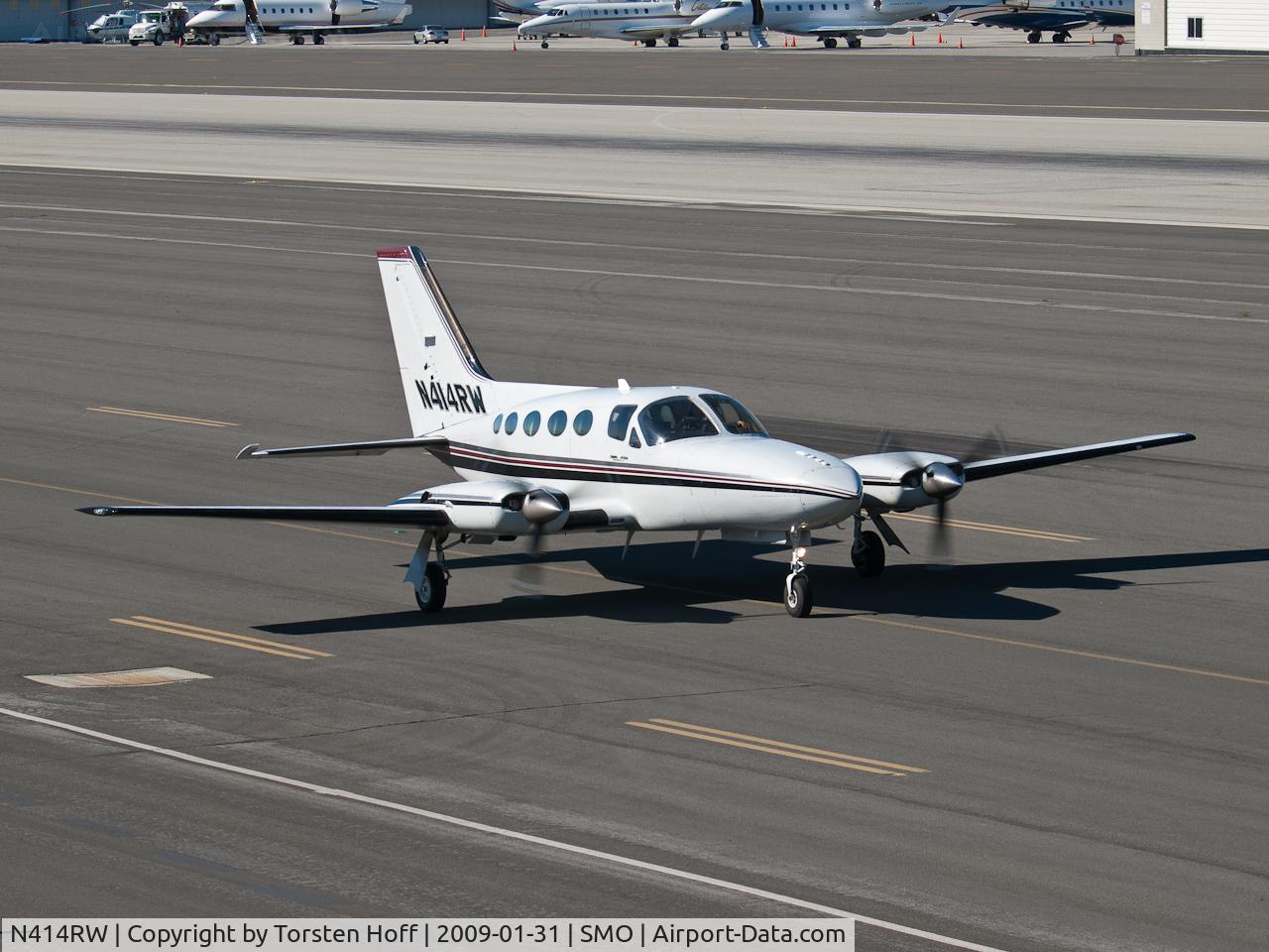 N414RW, 1979 Cessna 414A Chancellor C/N 414A0295, N414RW taxiing