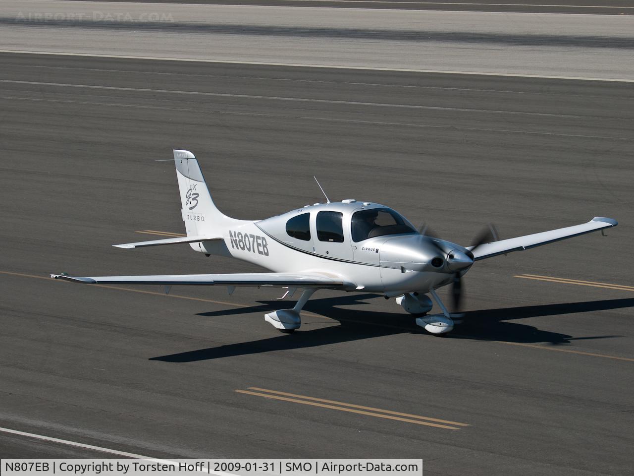 N807EB, 2007 Cirrus SR22 G3 GTSX Turbo C/N 2652, N807EB taxiing