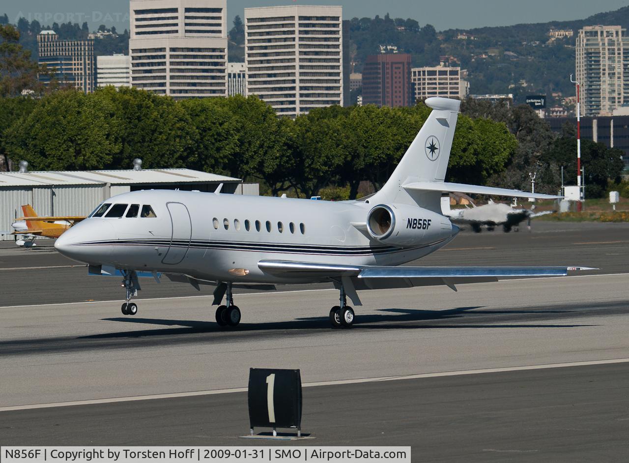N856F, 2001 Dassault Falcon 2000 C/N 138, N856F arriving on RWY 21