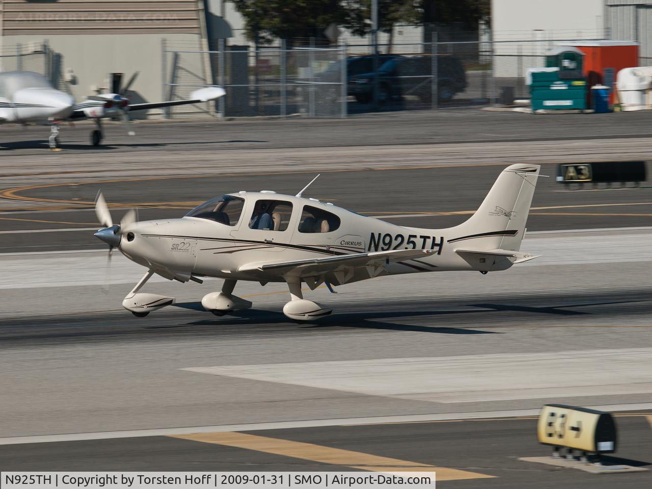N925TH, 2003 Cirrus SR22 C/N 0707, N925TH arriving on RWY 21