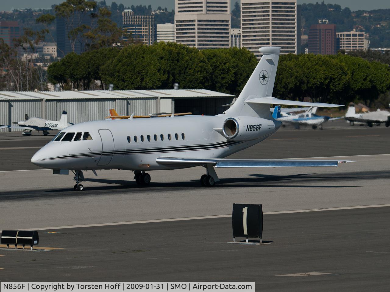 N856F, 2001 Dassault Falcon 2000 C/N 138, N856F departing from RWY 21