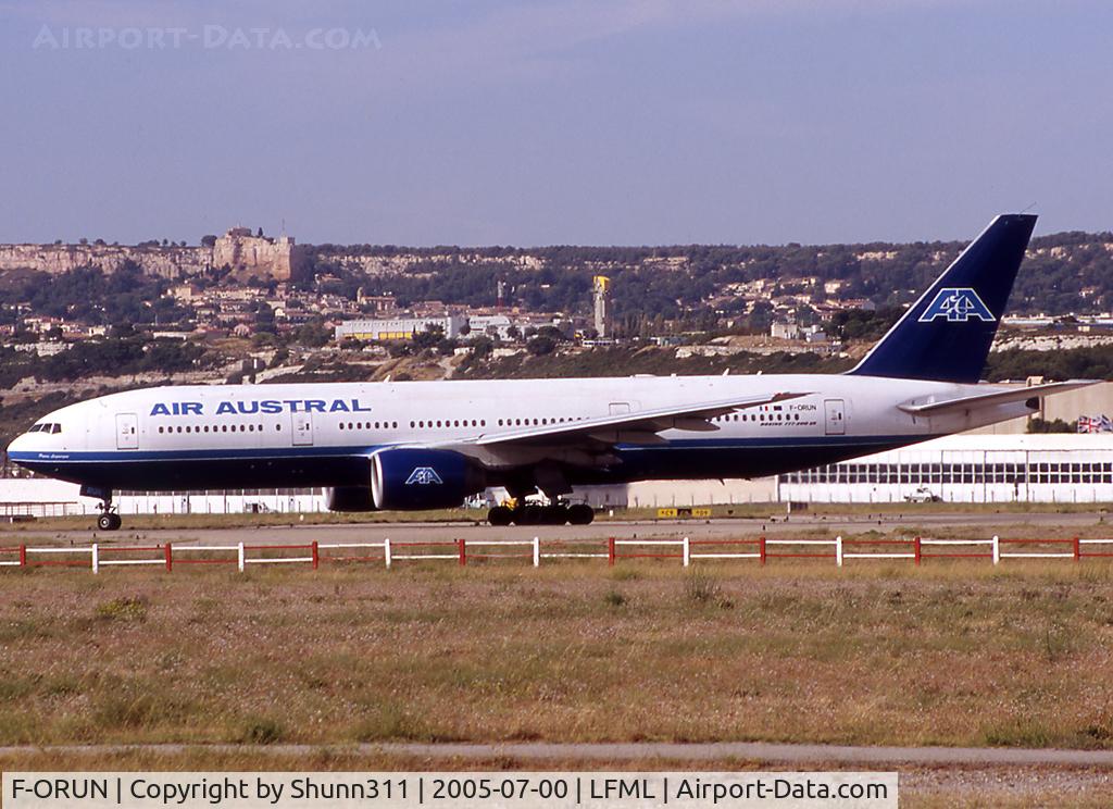 F-ORUN, 1999 Boeing 777-2Q8/ER C/N 28676, Lining up rwy 14R for departure