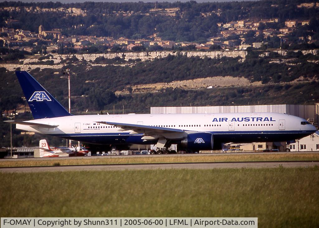 F-OMAY, 2005 Boeing 777-2Q8/ER C/N 29402, Rolling holding point rwy 14R for departure...
