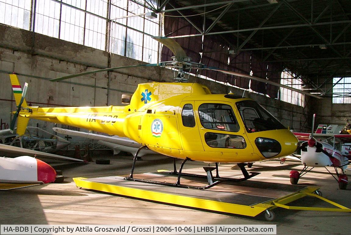 HA-BDB, 1992 Aérospatiale AS-350B Ecureuil C/N 2607, Budaörs-Airport / Hungary - LHBS / Hangar