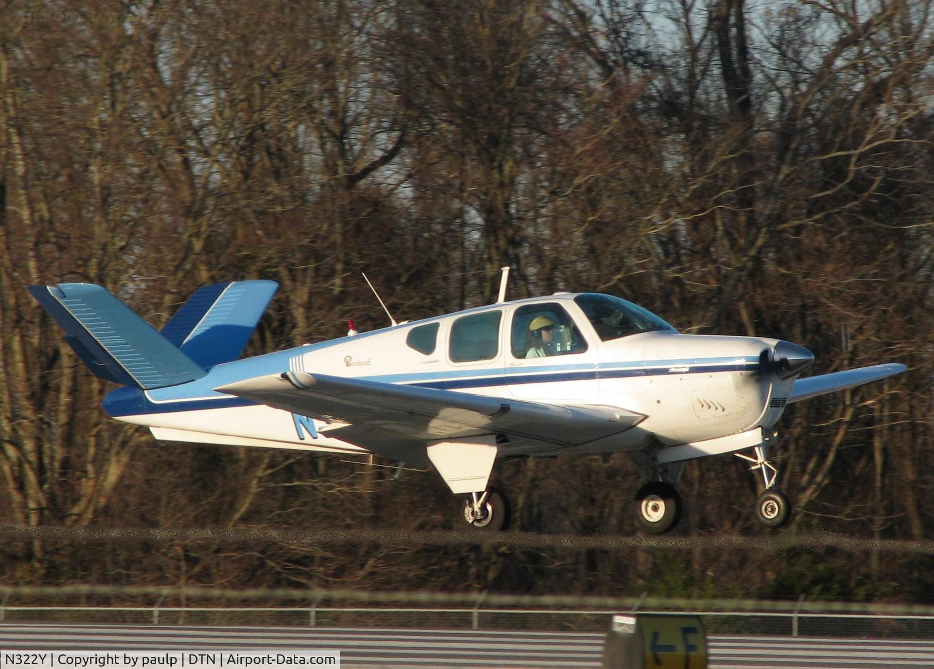 N322Y, 1960 Beech M35 Bonanza C/N D-6351, About to touch down at the Downtown Shreveport airport.