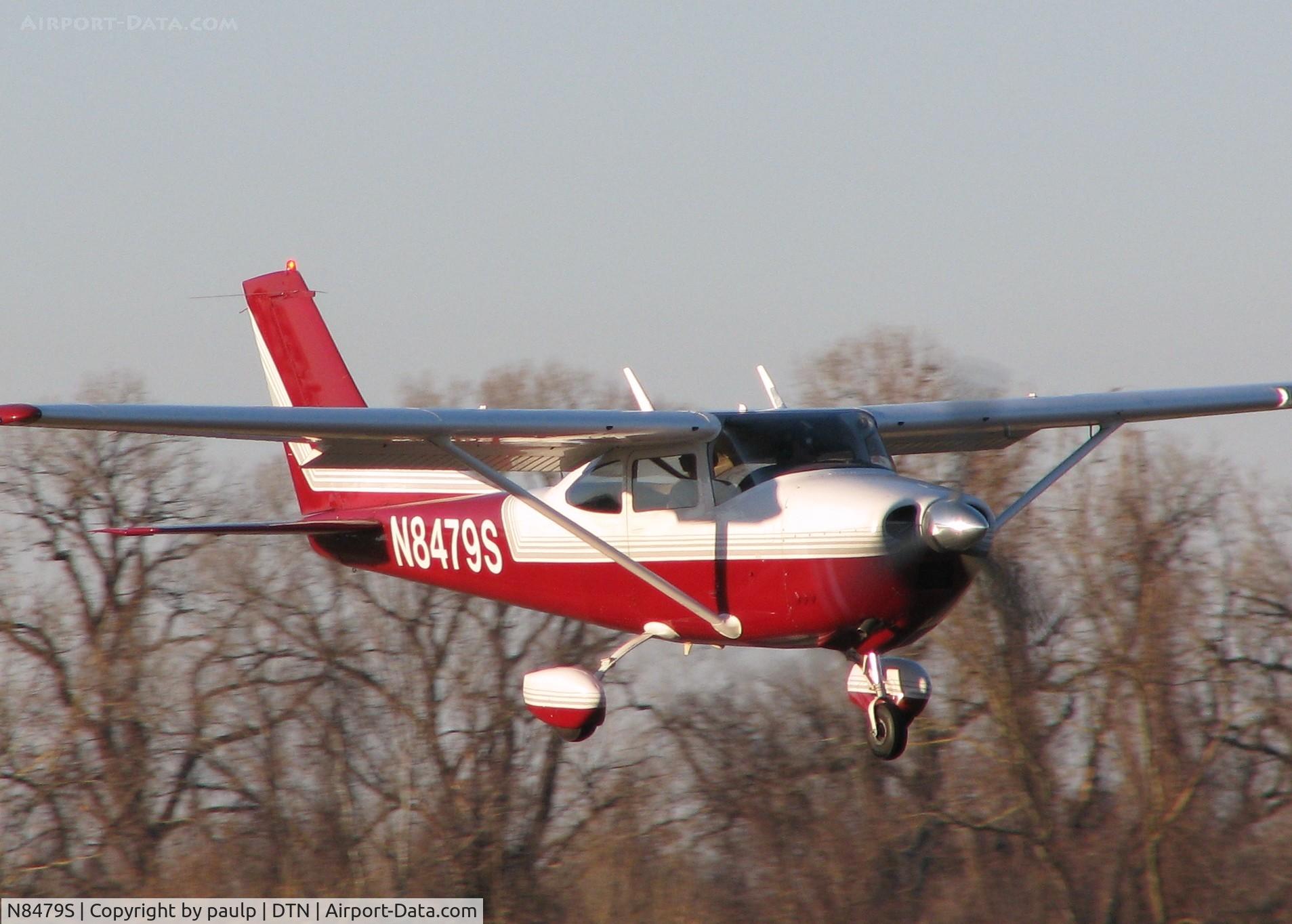 N8479S, 1965 Cessna 182H Skylane C/N 18256579, Landing on 14 at the Downtown Shreveport airport.