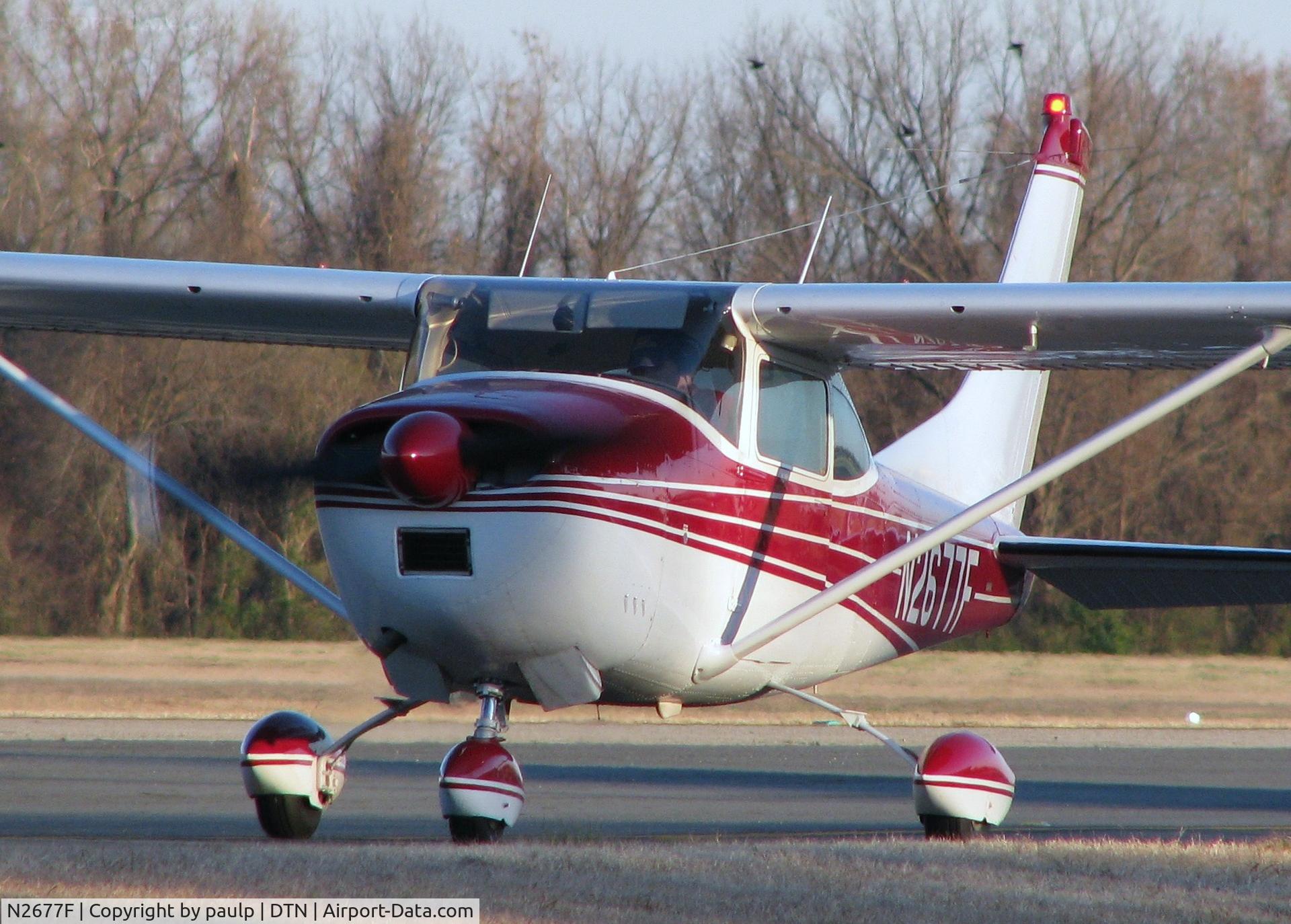 N2677F, 1965 Cessna 182J Skylane C/N 18256777, Taxiing to 14 at Downtown Shreveport.