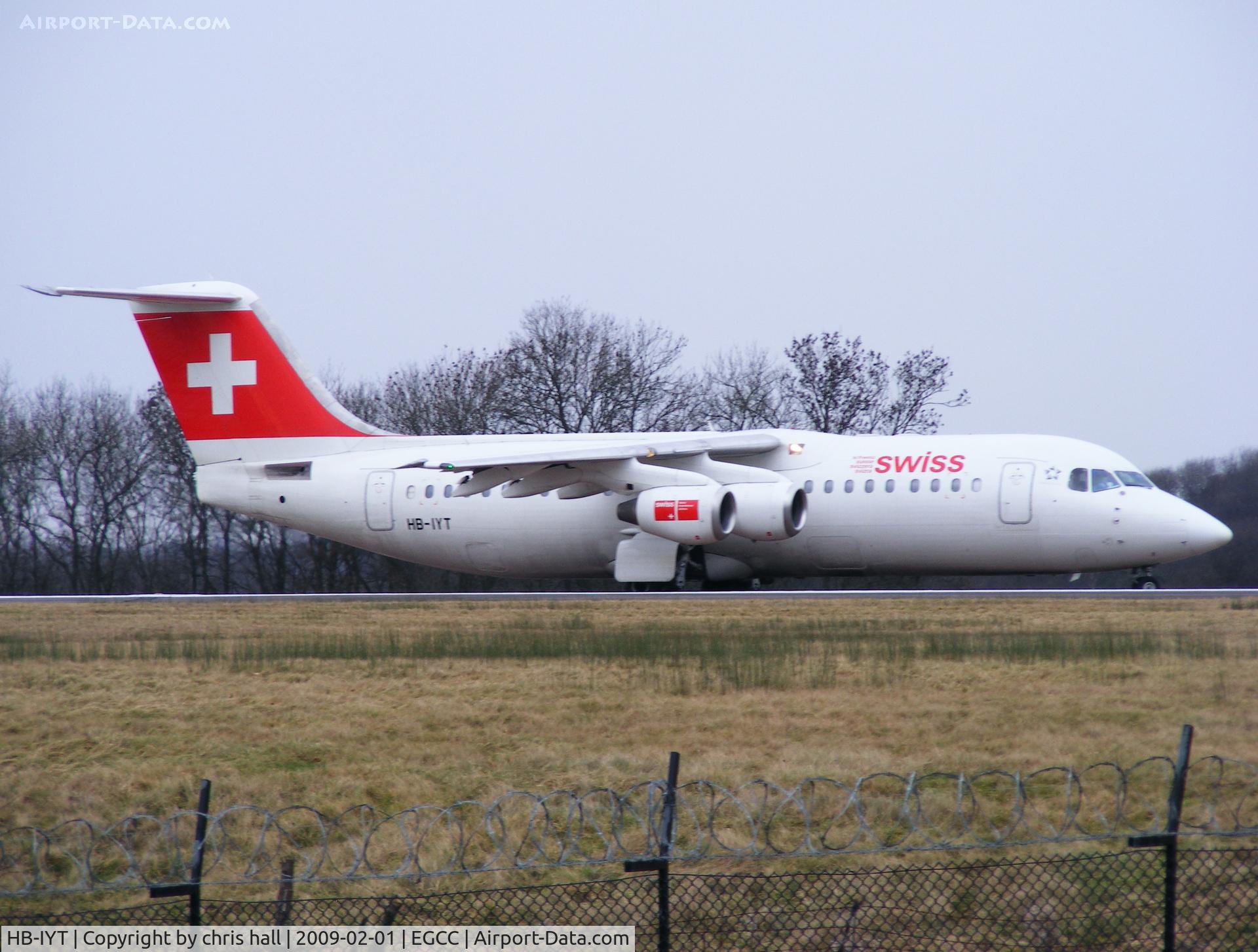 HB-IYT, 2000 British Aerospace Avro 146-RJ100 C/N E3380, Swiss Air