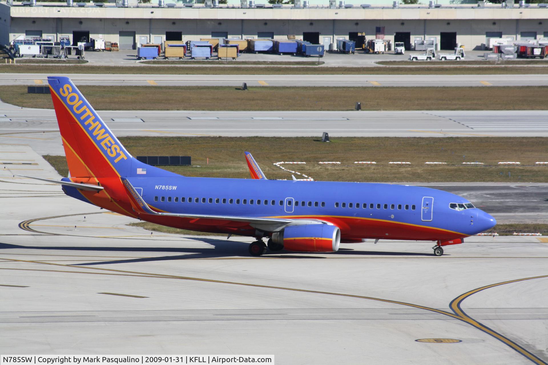 N785SW, 2000 Boeing 737-7H4 C/N 30602, Boeing 737-700