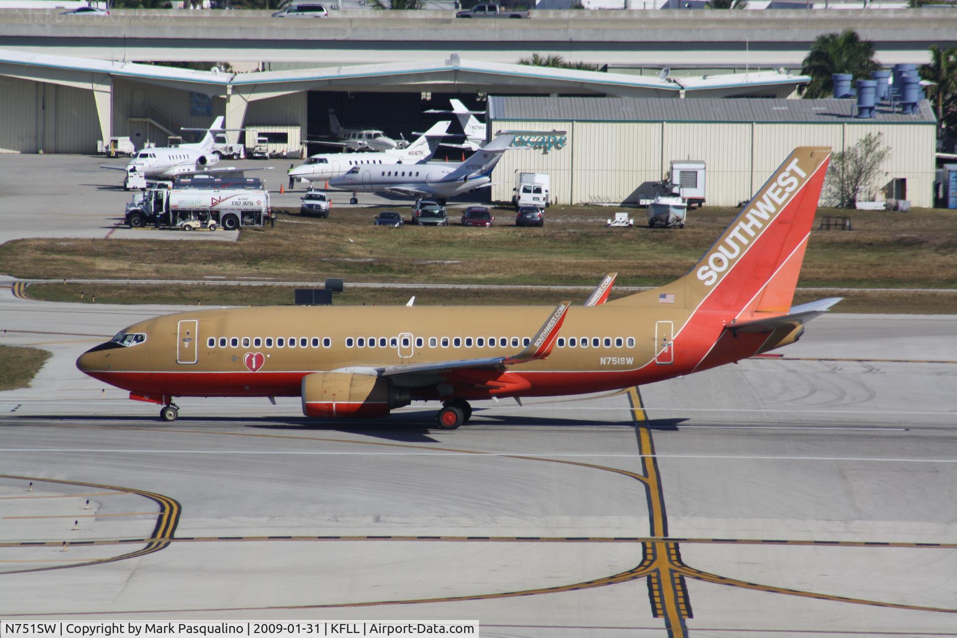 N751SW, 1999 Boeing 737-7H4 C/N 29803, Boeing 737-700