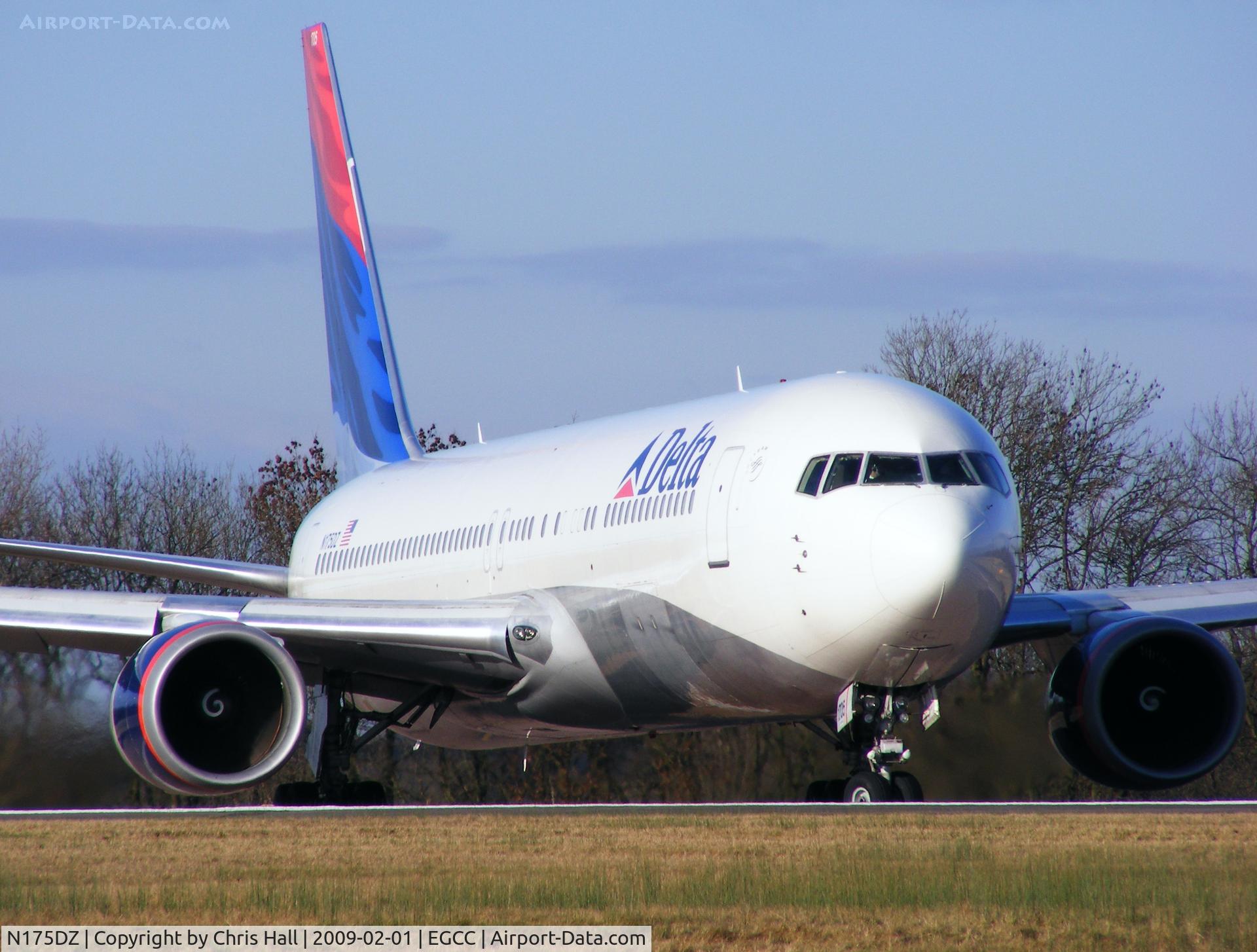 N175DZ, 1999 Boeing 767-332 C/N 29696, Delta